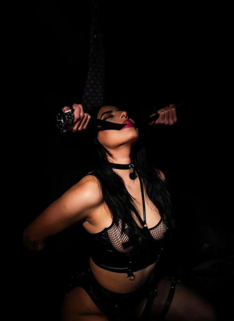 Fragolarosa E Il Bondage