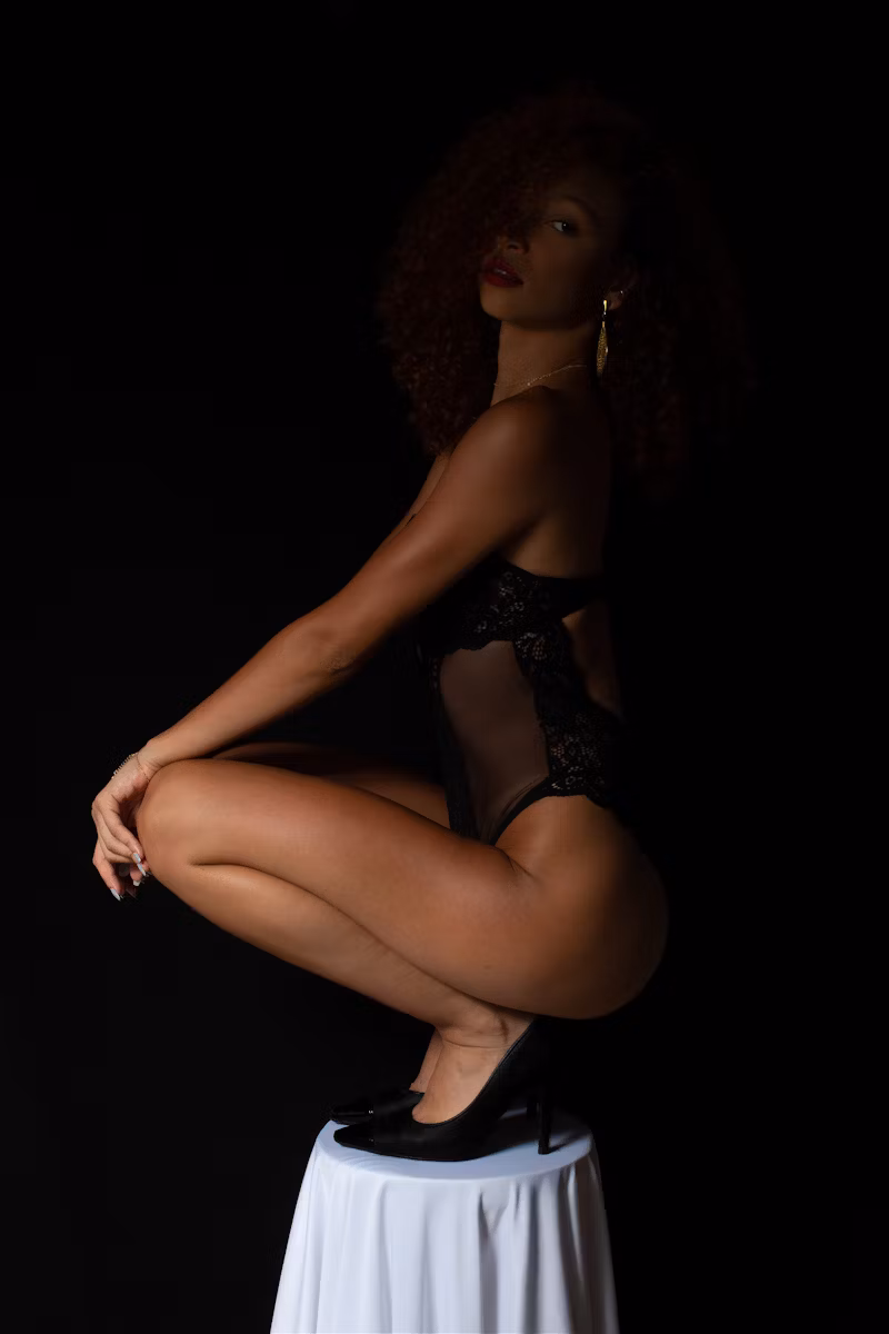 Donna Sensuale In Posa